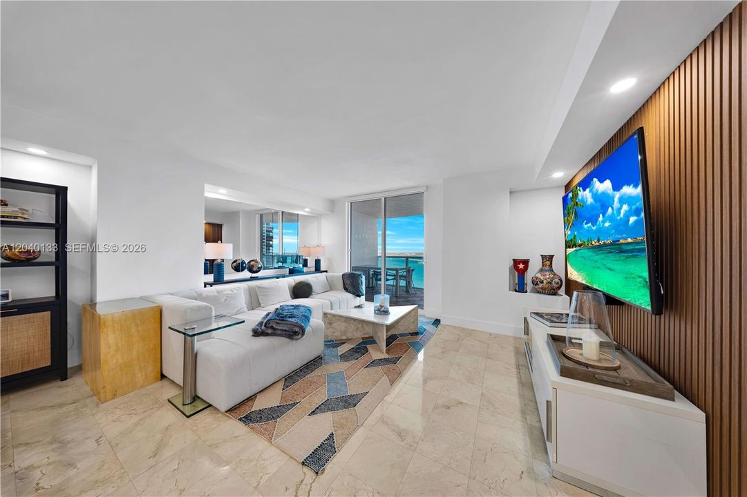 For Rent: $7,000 (2 beds, 2 baths, 1367 Square Feet)