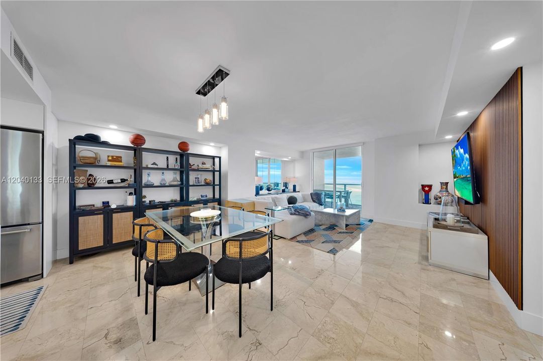 For Rent: $7,000 (2 beds, 2 baths, 1367 Square Feet)