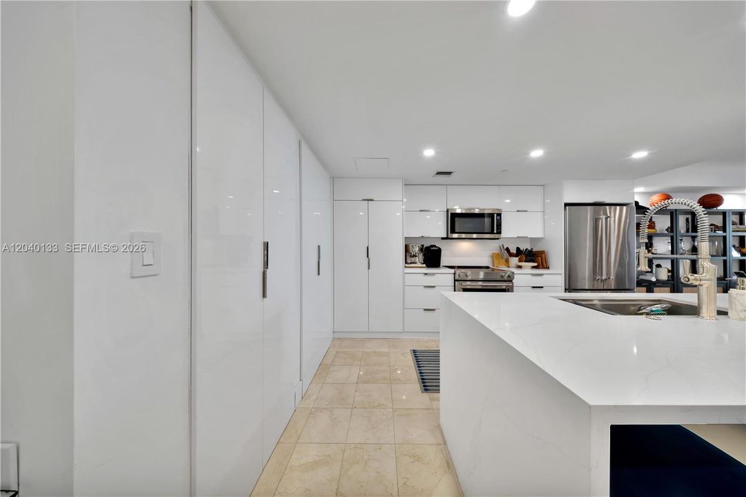 For Rent: $7,000 (2 beds, 2 baths, 1367 Square Feet)