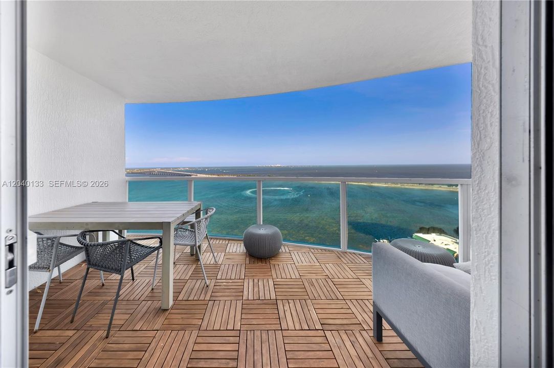 For Rent: $7,000 (2 beds, 2 baths, 1367 Square Feet)