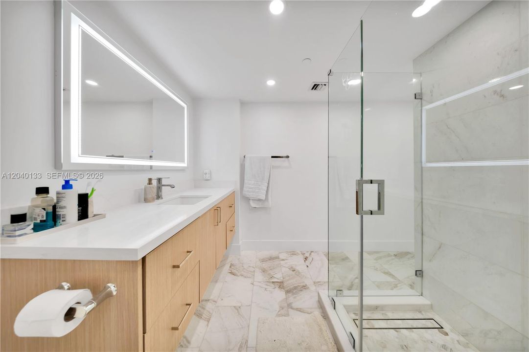 For Rent: $7,000 (2 beds, 2 baths, 1367 Square Feet)