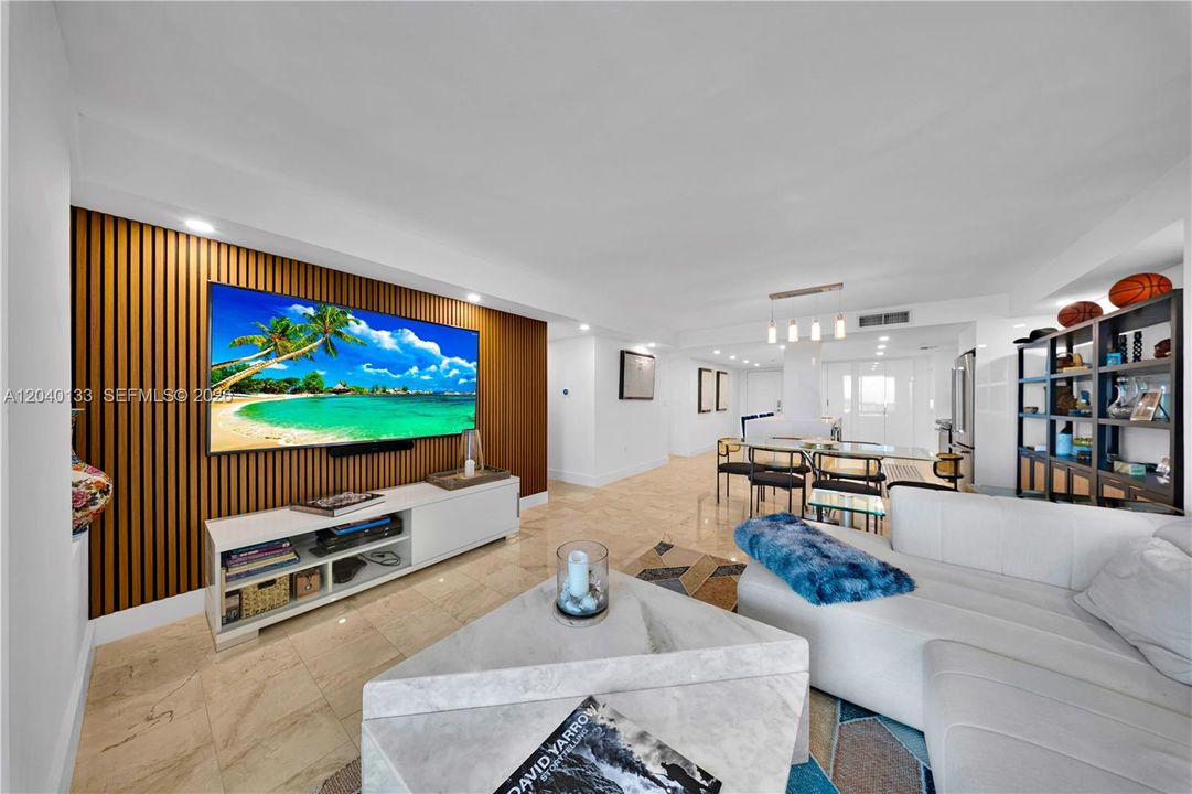 For Rent: $7,000 (2 beds, 2 baths, 1367 Square Feet)