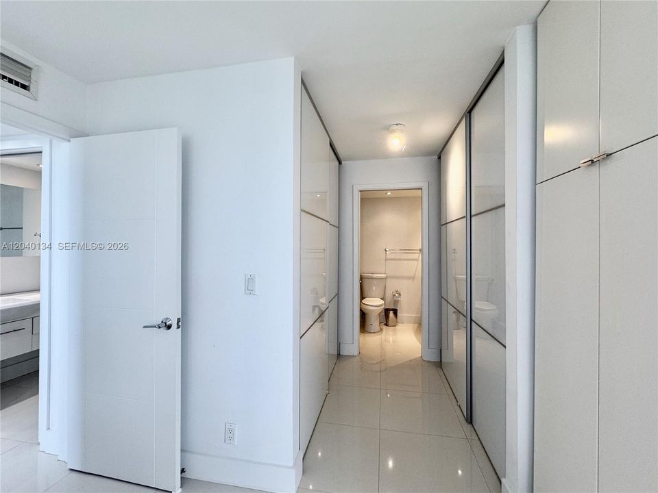 For Sale: $724,900 (2 beds, 2 baths, 1028 Square Feet)