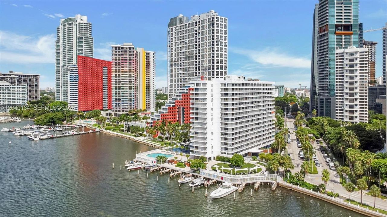 For Sale: $724,900 (2 beds, 2 baths, 1028 Square Feet)