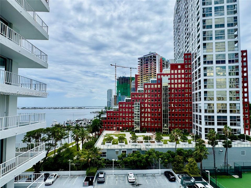 For Sale: $724,900 (2 beds, 2 baths, 1028 Square Feet)