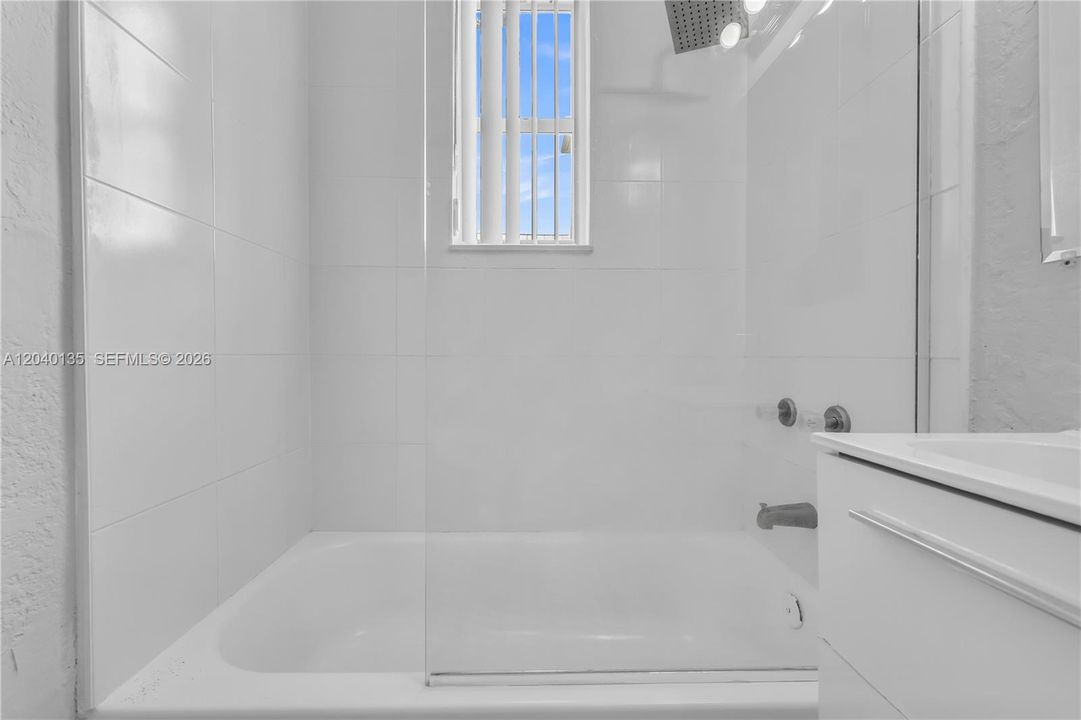 В аренду: $1,650 (0 спален, 1 ванн, 0 Квадратных фут)