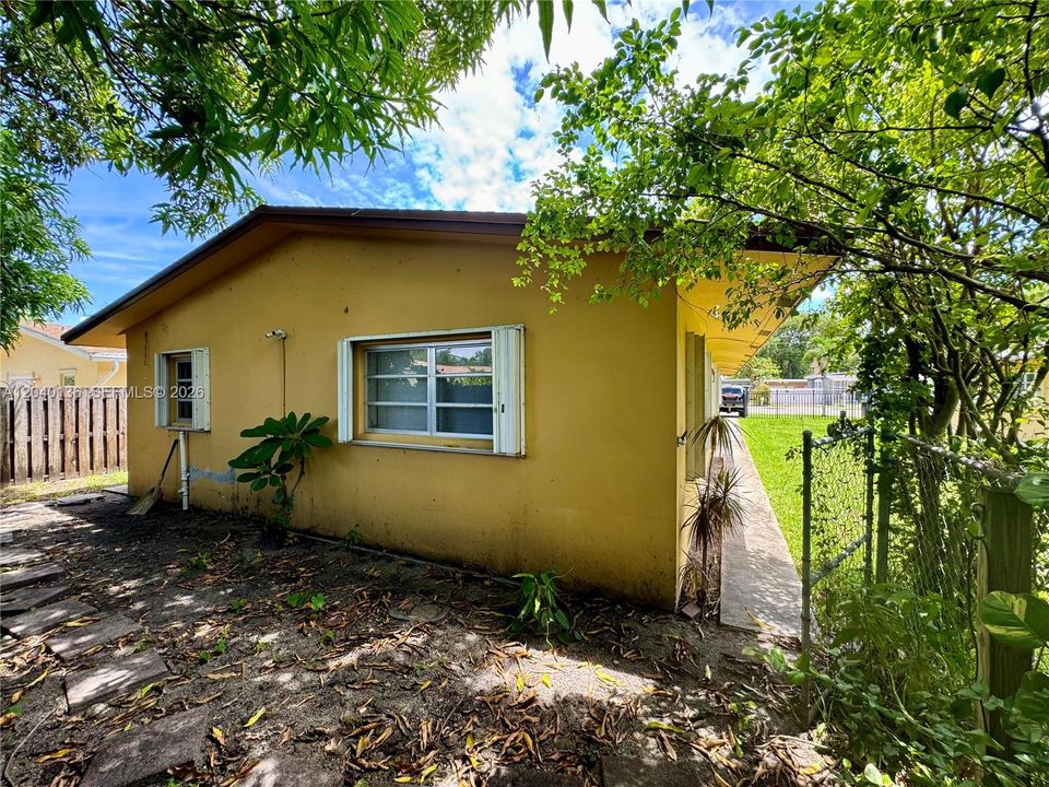 For Sale: $750,000 (0 beds, 0 baths, 2273 Square Feet)
