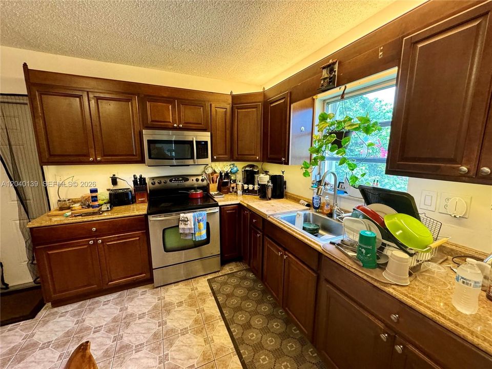 For Sale: $750,000 (0 beds, 0 baths, 2273 Square Feet)