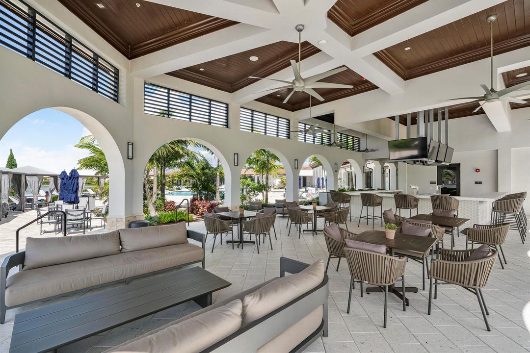 #21 Outdoor Dining