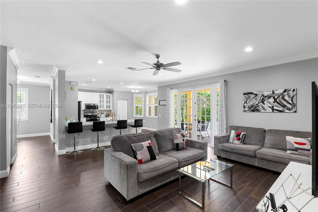 For Rent: $6,200 (5 beds, 4 baths, 2536 Square Feet)