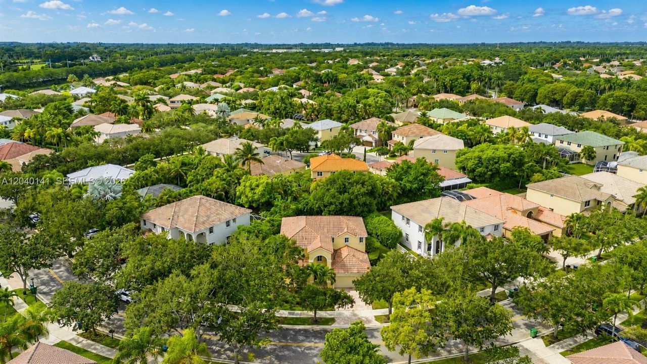 For Rent: $6,200 (5 beds, 4 baths, 2536 Square Feet)