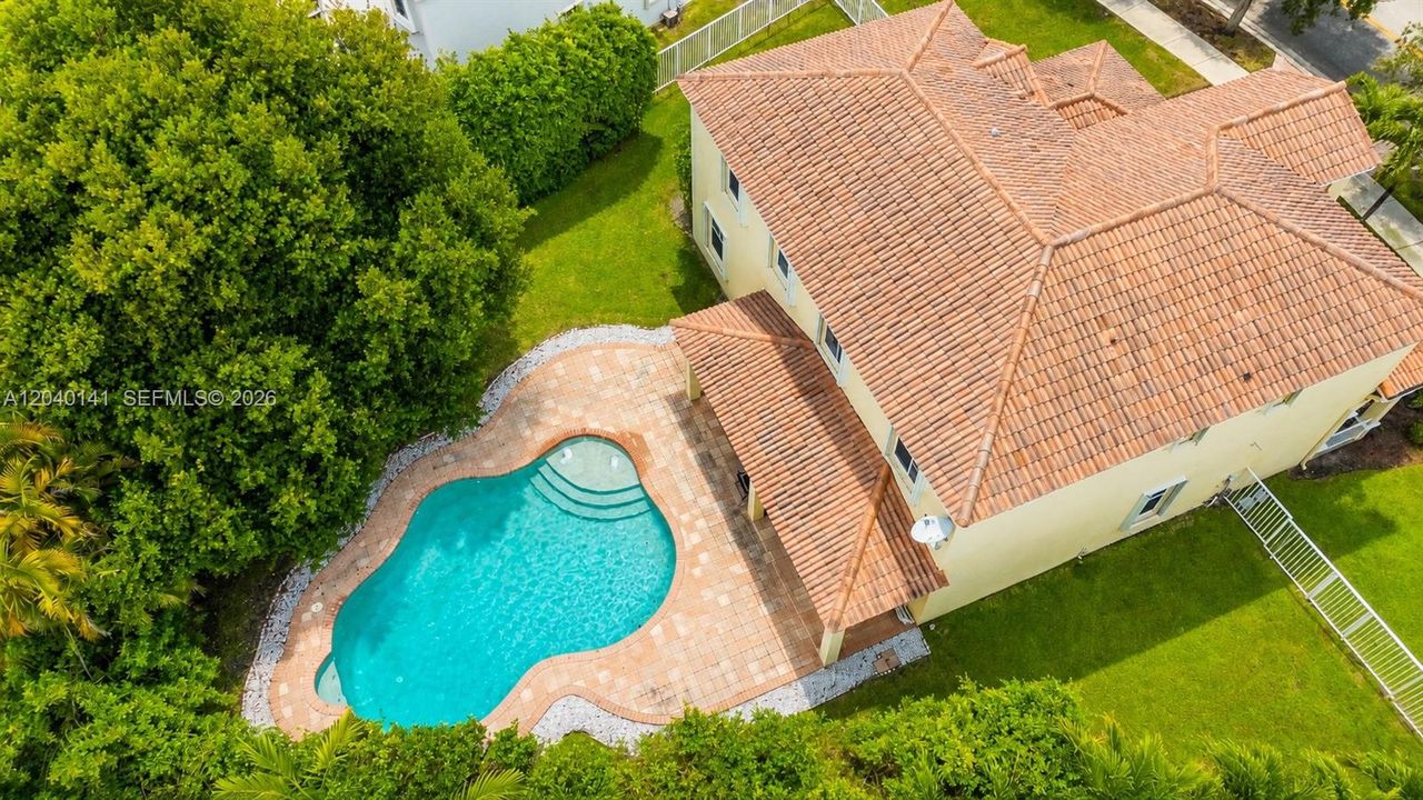 For Rent: $6,200 (5 beds, 4 baths, 2536 Square Feet)