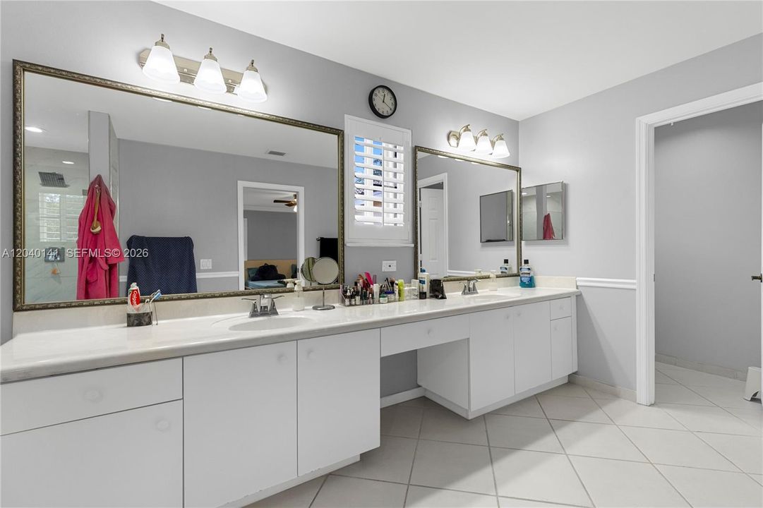 For Rent: $6,200 (5 beds, 4 baths, 2536 Square Feet)