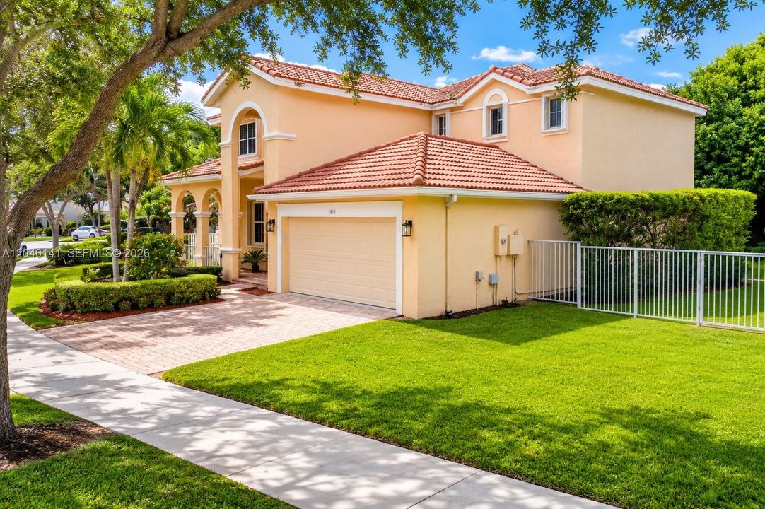 For Rent: $6,200 (5 beds, 4 baths, 2536 Square Feet)