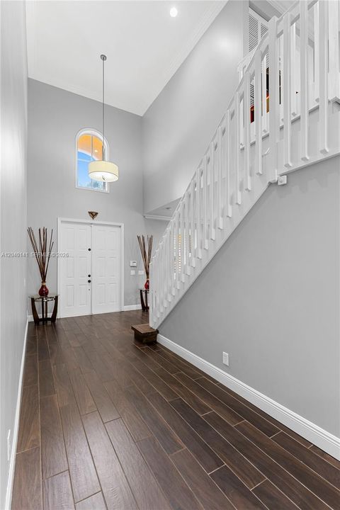 For Rent: $6,200 (5 beds, 4 baths, 2536 Square Feet)