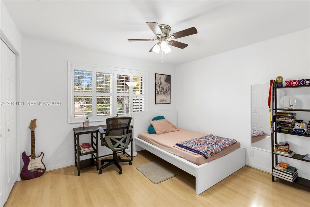 For Rent: $6,200 (5 beds, 4 baths, 2536 Square Feet)