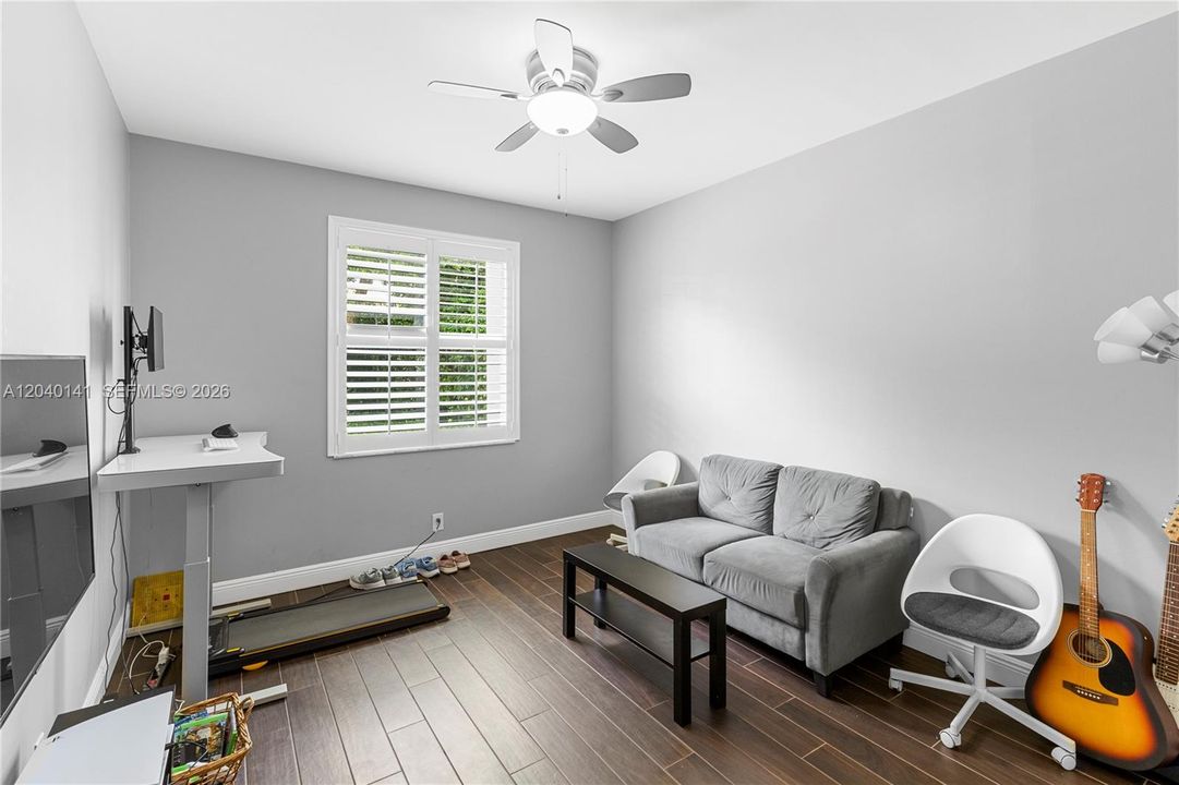 For Rent: $6,200 (5 beds, 4 baths, 2536 Square Feet)