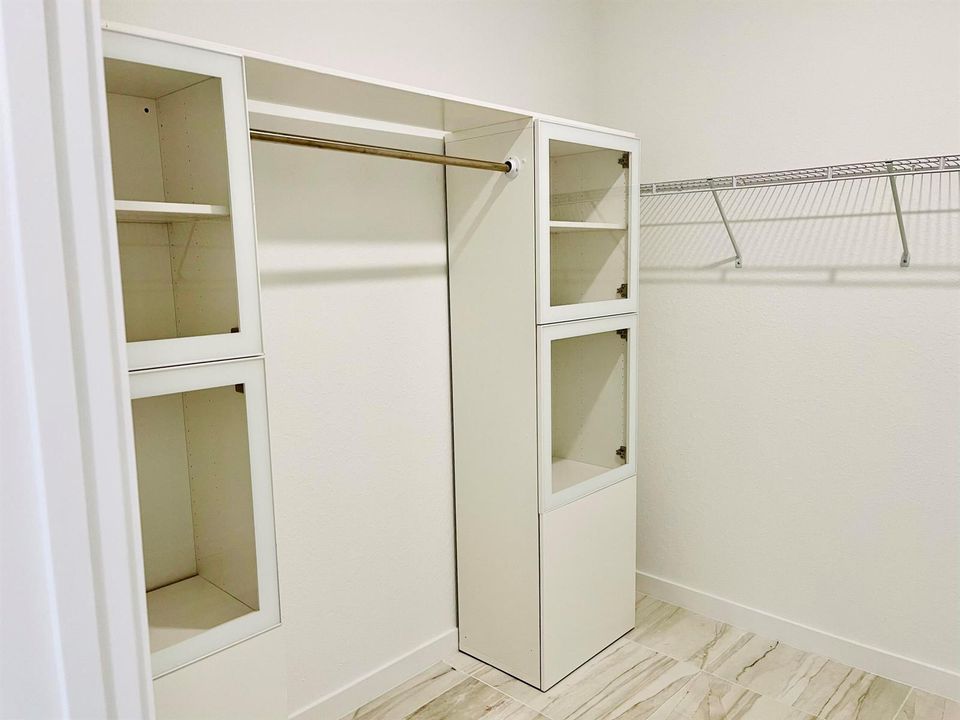 Primary walkin closet