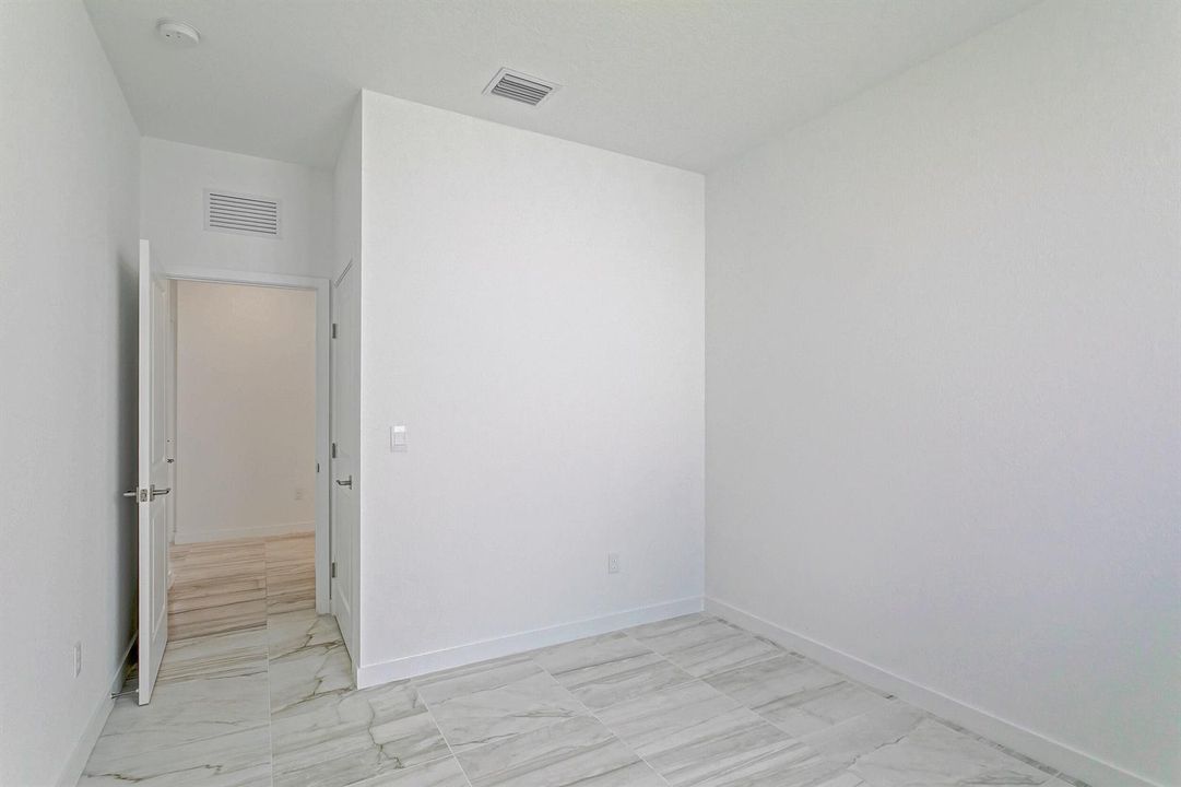 bonus room/den/4th guest room
