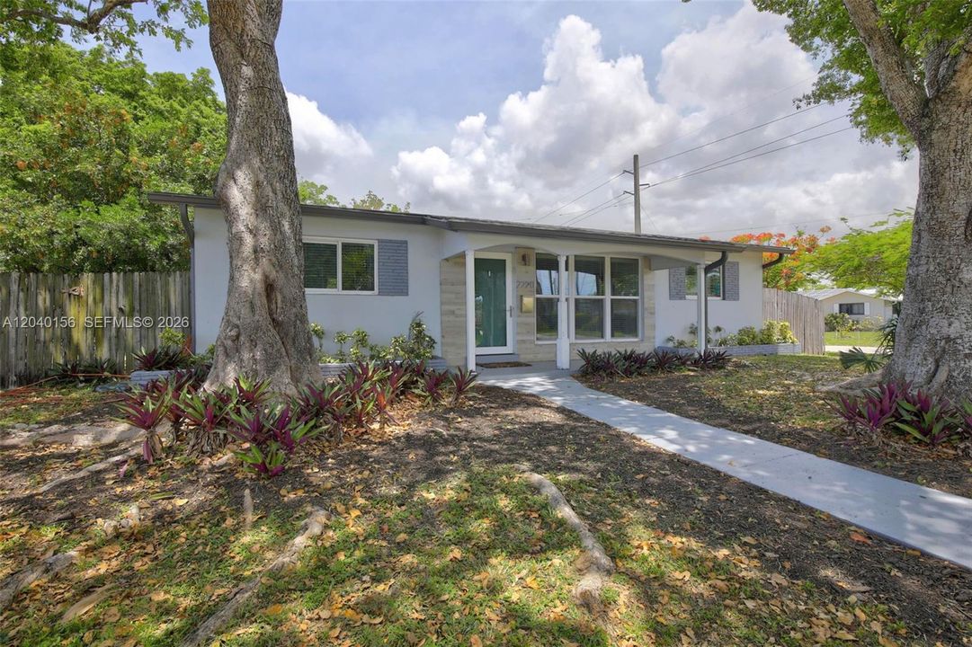 En Venta: $610,000 (3 camas, 2 baños, 1579 Pies cuadrados)