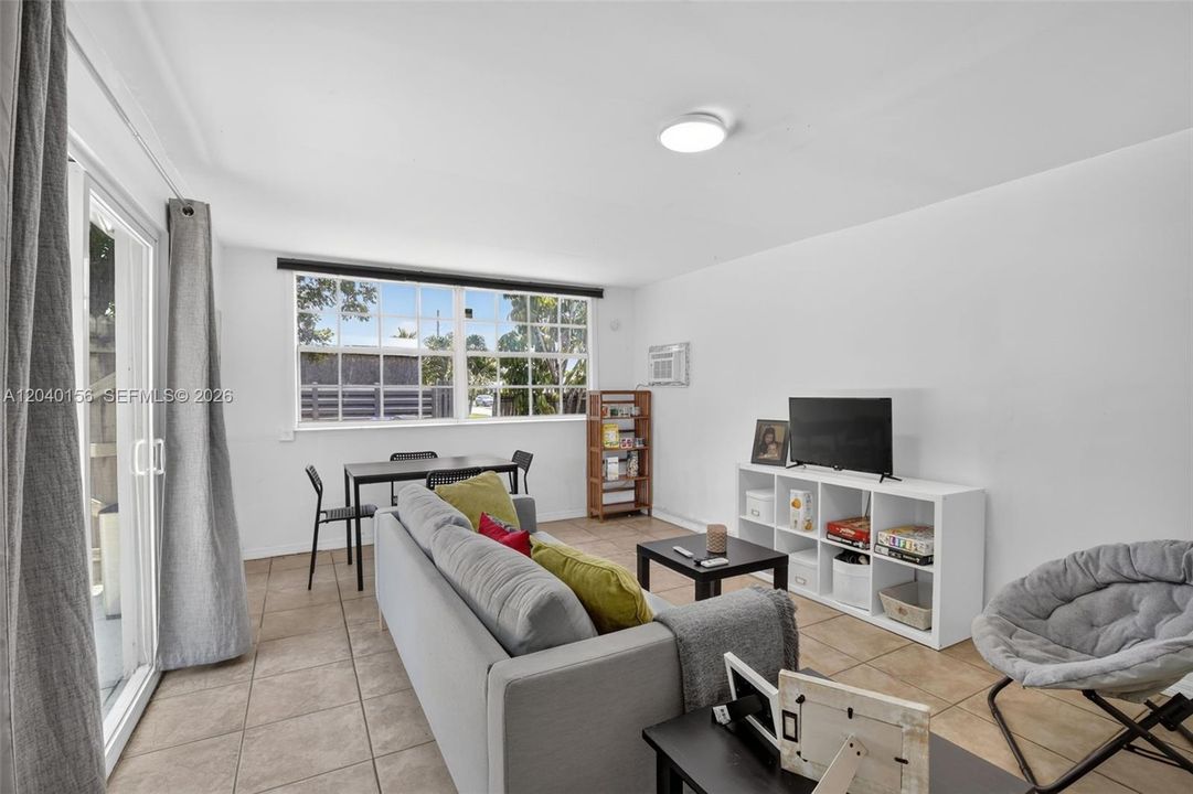 En Venta: $610,000 (3 camas, 2 baños, 1579 Pies cuadrados)