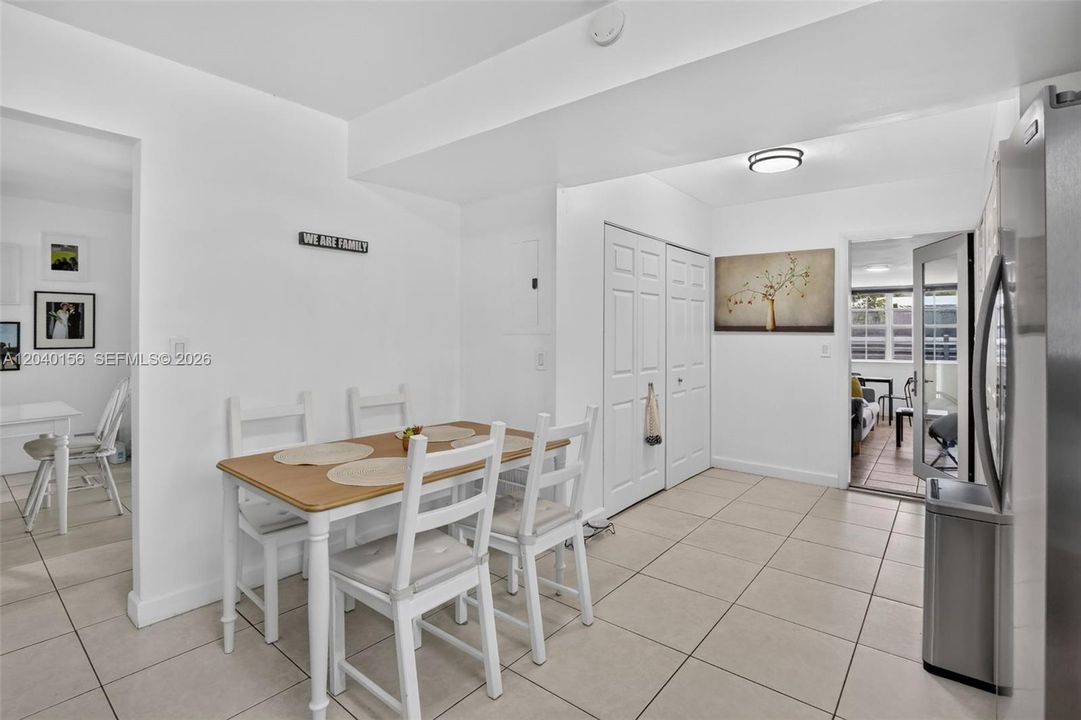 En Venta: $610,000 (3 camas, 2 baños, 1579 Pies cuadrados)