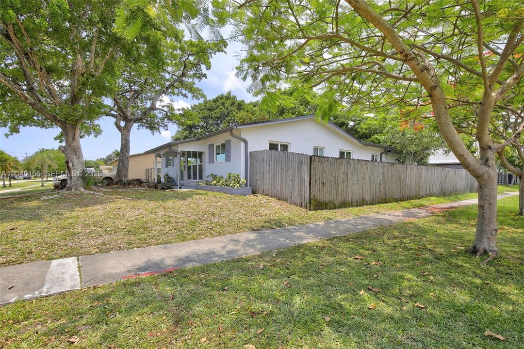 En Venta: $610,000 (3 camas, 2 baños, 1579 Pies cuadrados)