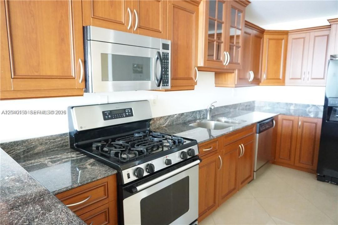 For Rent: $3,400 (2 beds, 2 baths, 1222 Square Feet)
