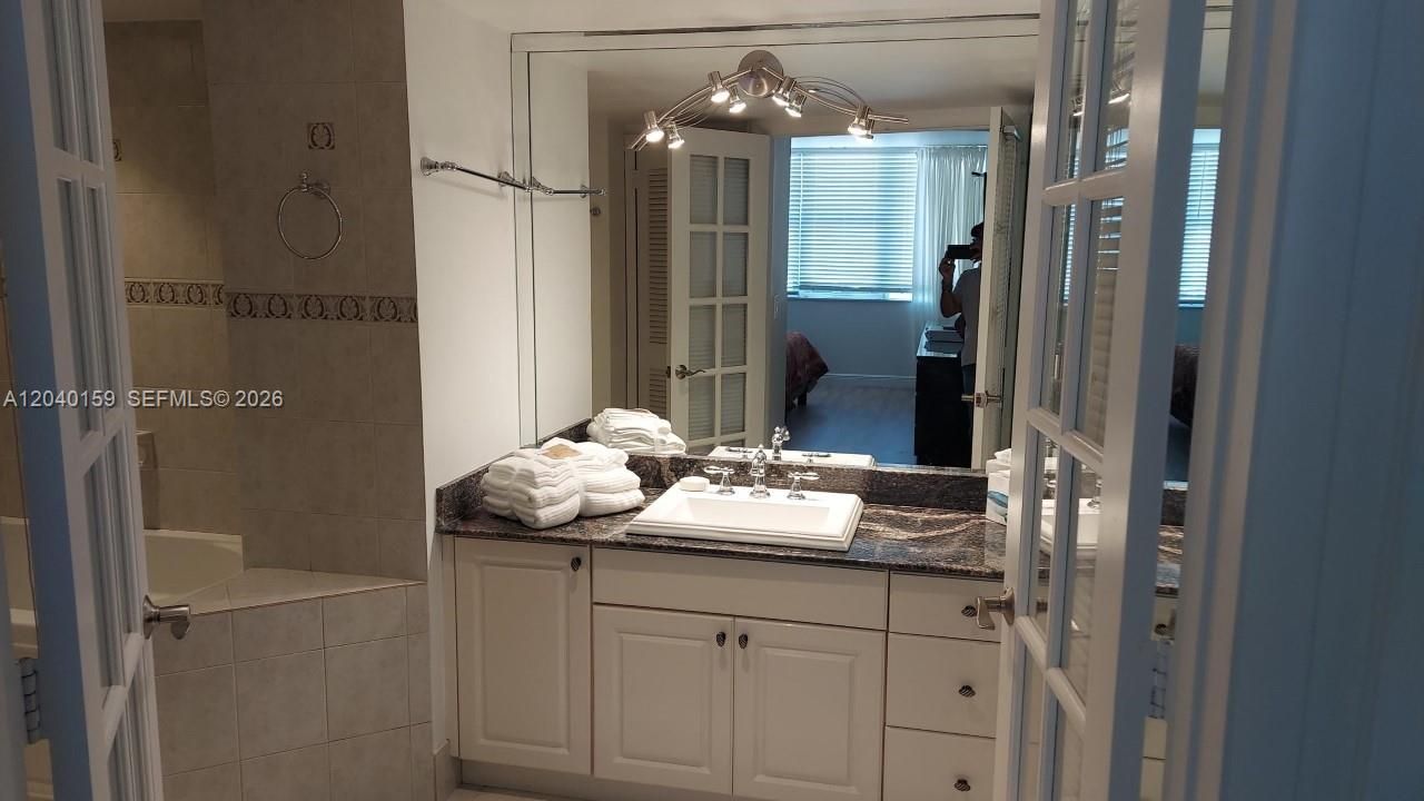 For Rent: $3,400 (2 beds, 2 baths, 1222 Square Feet)
