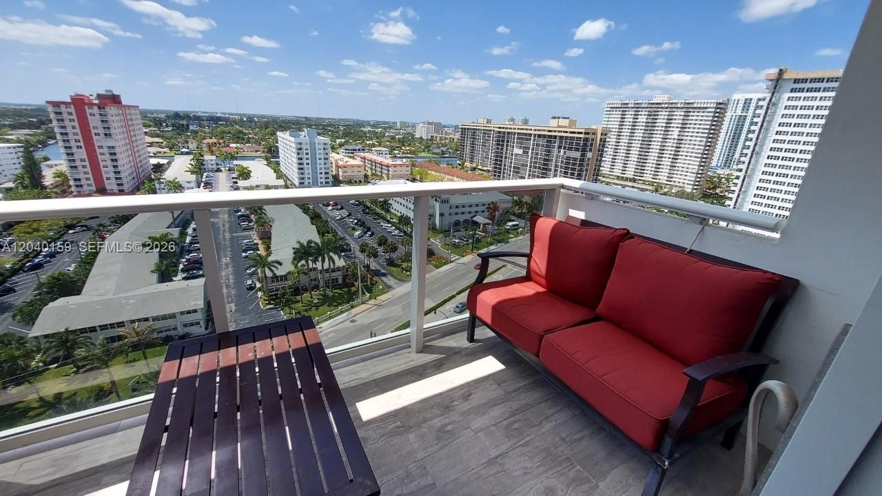 For Rent: $3,400 (2 beds, 2 baths, 1222 Square Feet)