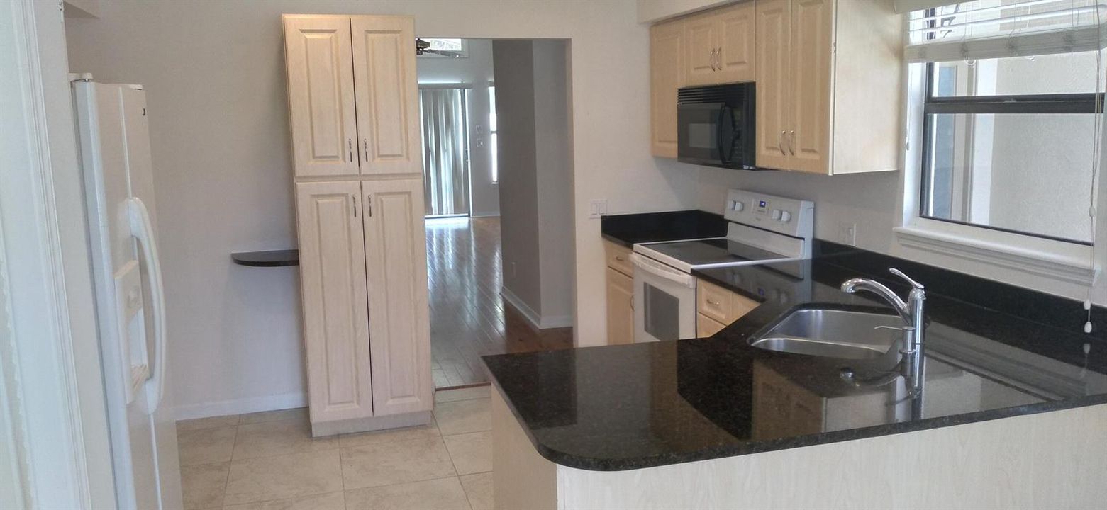 1382 kitchen 2
