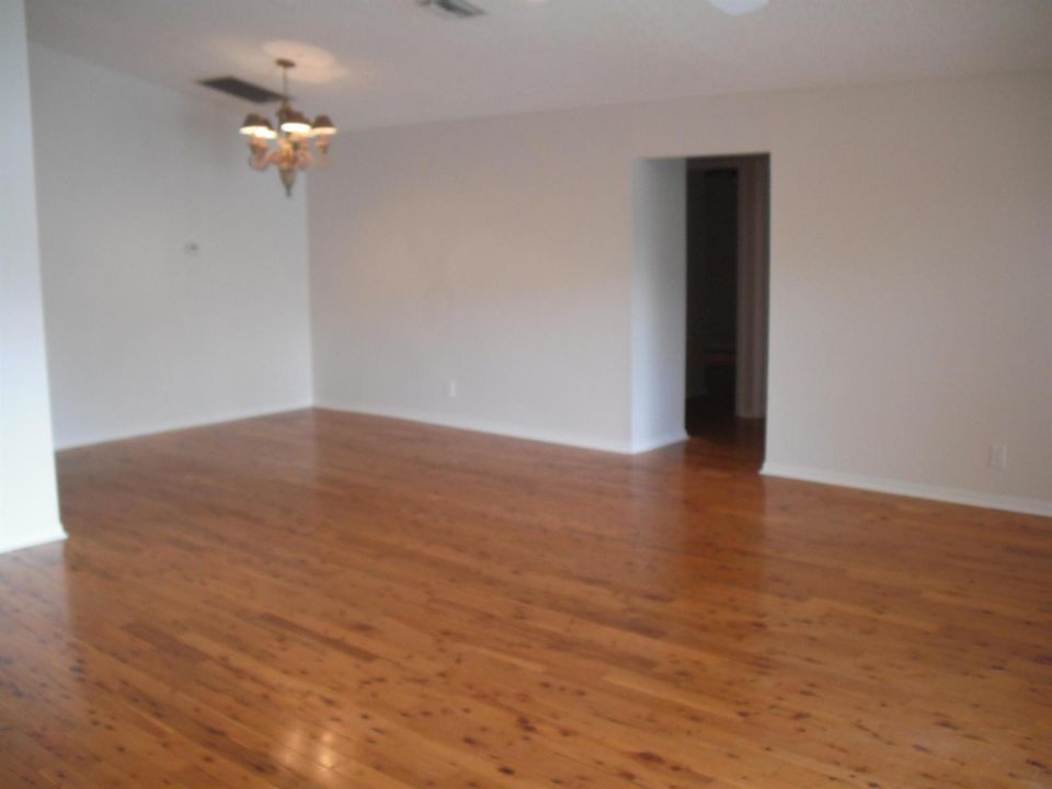 1382 LR DR