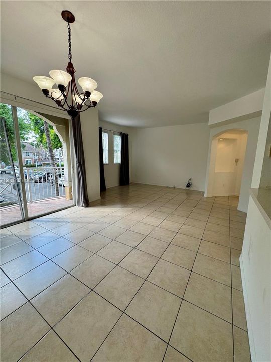 En Renta: $2,950 (3 camas, 2 baños, 1385 Pies cuadrados)
