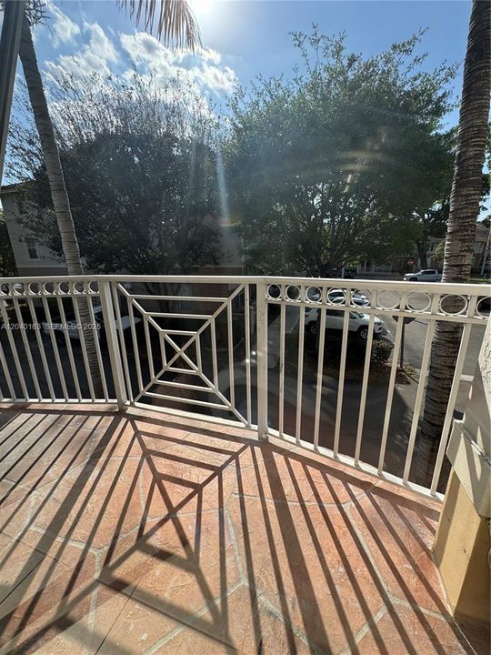 En Renta: $2,950 (3 camas, 2 baños, 1385 Pies cuadrados)