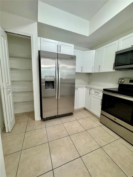 En Renta: $2,950 (3 camas, 2 baños, 1385 Pies cuadrados)