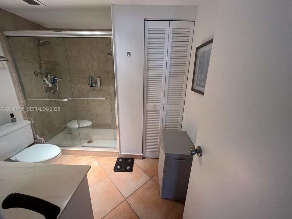 For Rent: $2,800 (2 beds, 2 baths, 1275 Square Feet)