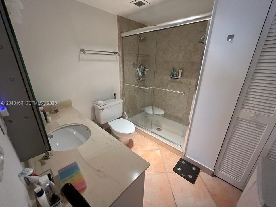 For Rent: $2,800 (2 beds, 2 baths, 1275 Square Feet)