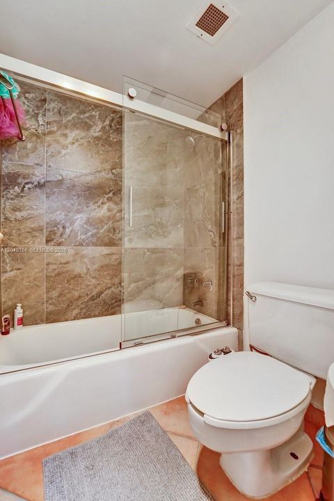 For Rent: $2,800 (2 beds, 2 baths, 1275 Square Feet)