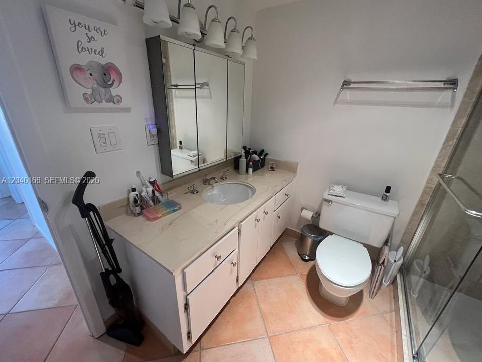 For Rent: $2,800 (2 beds, 2 baths, 1275 Square Feet)