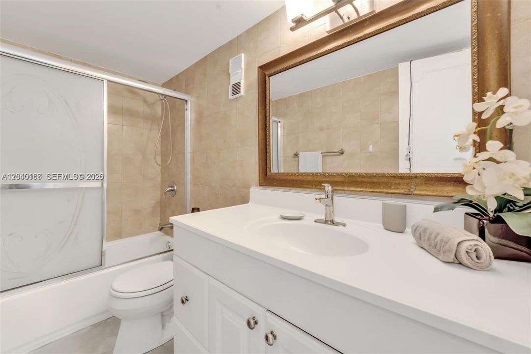 For Rent: $2,850 (2 beds, 2 baths, 1050 Square Feet)