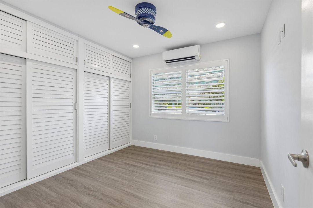 25-web-or-mls-S Ocean Dr 111-S1706-025