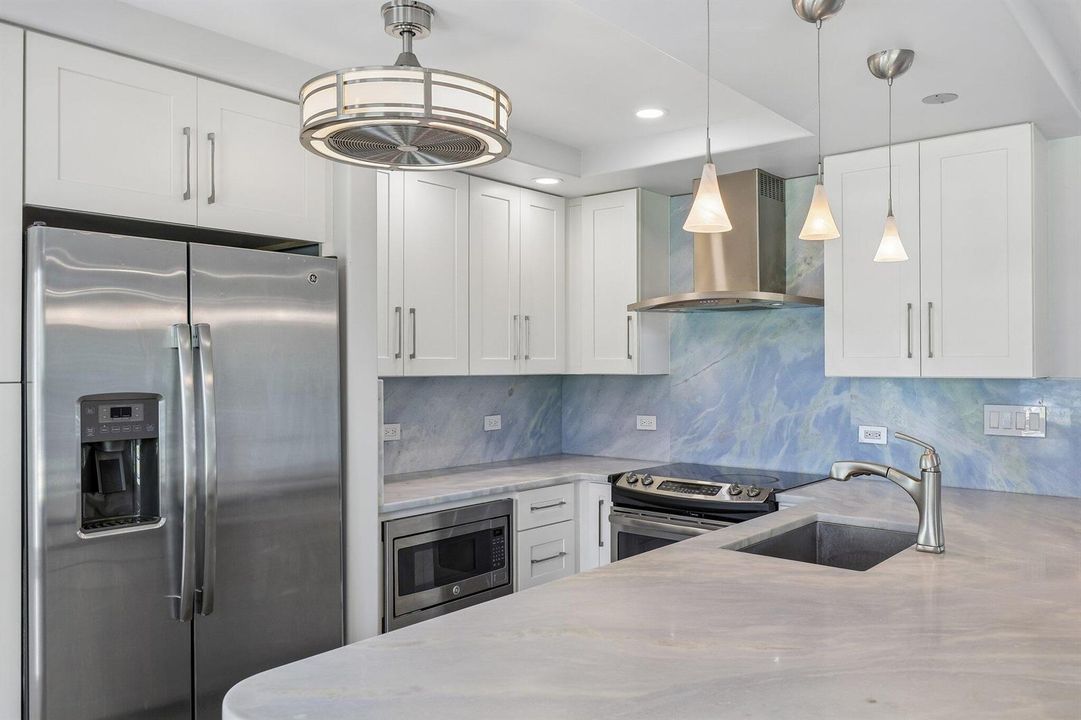 18-web-or-mls-S Ocean Dr 111-S1706-018