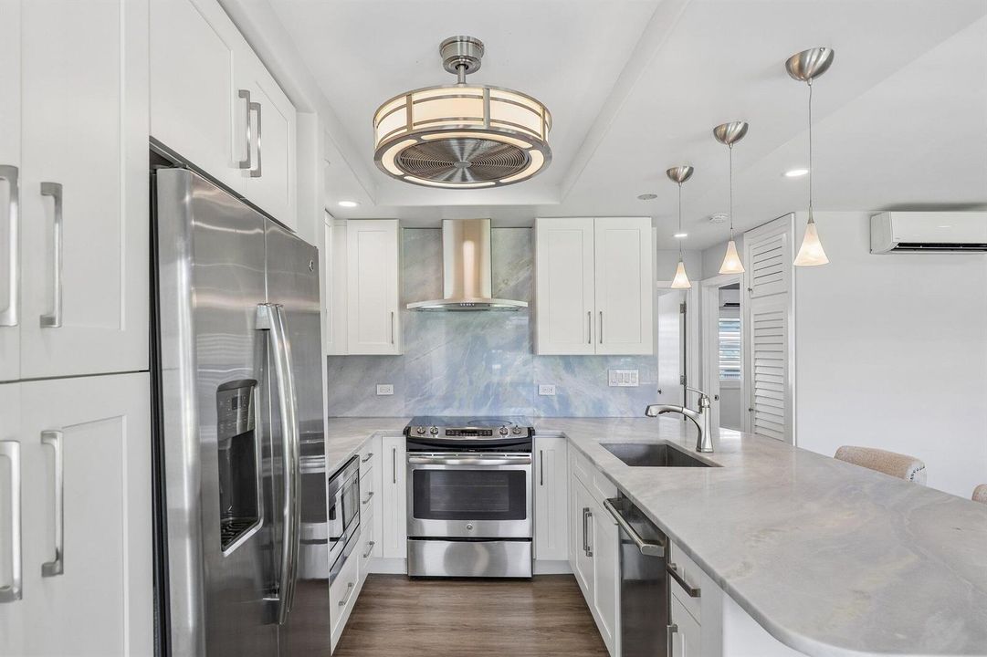 19-web-or-mls-S Ocean Dr 111-S1706-019