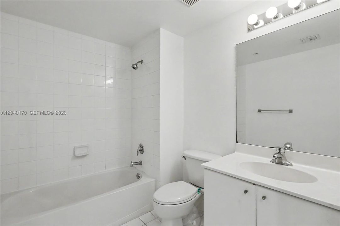 For Sale: $650,000 (2 beds, 2 baths, 1140 Square Feet)