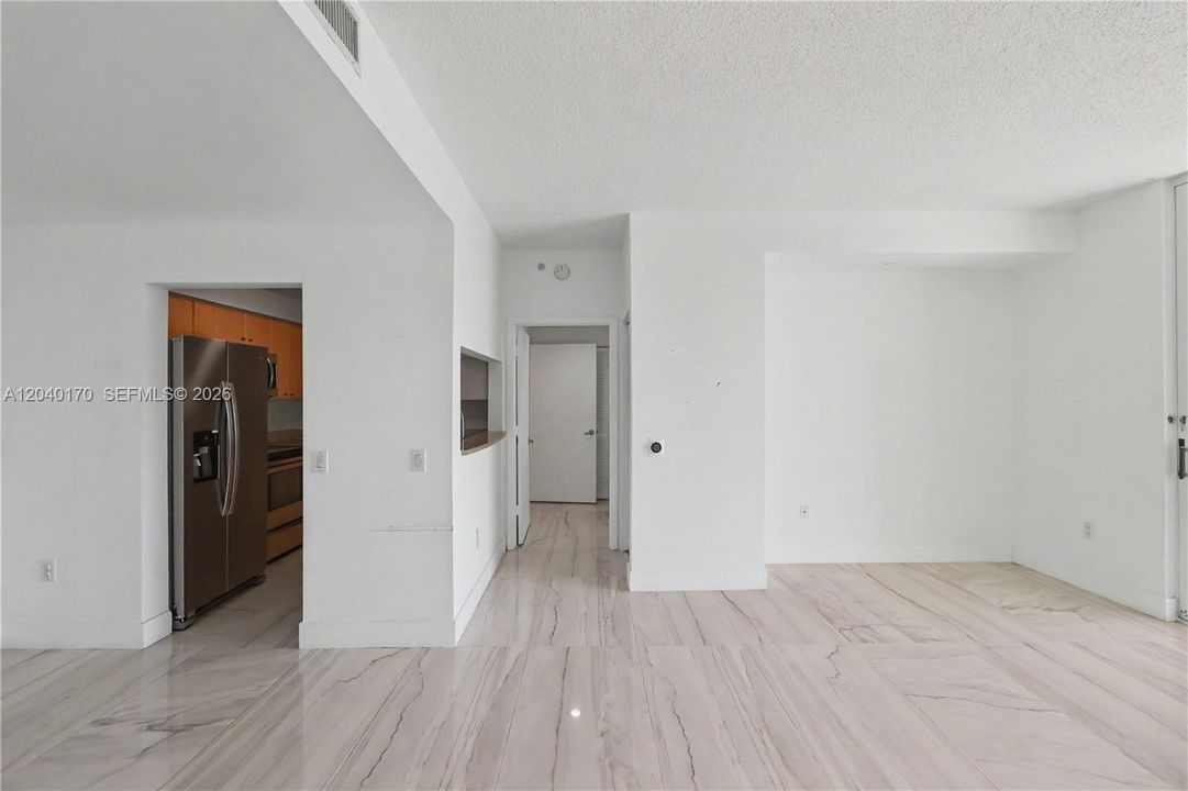 For Sale: $650,000 (2 beds, 2 baths, 1140 Square Feet)