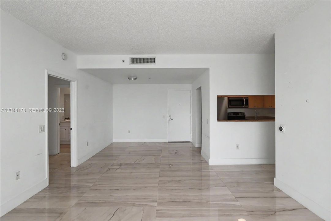 For Sale: $650,000 (2 beds, 2 baths, 1140 Square Feet)