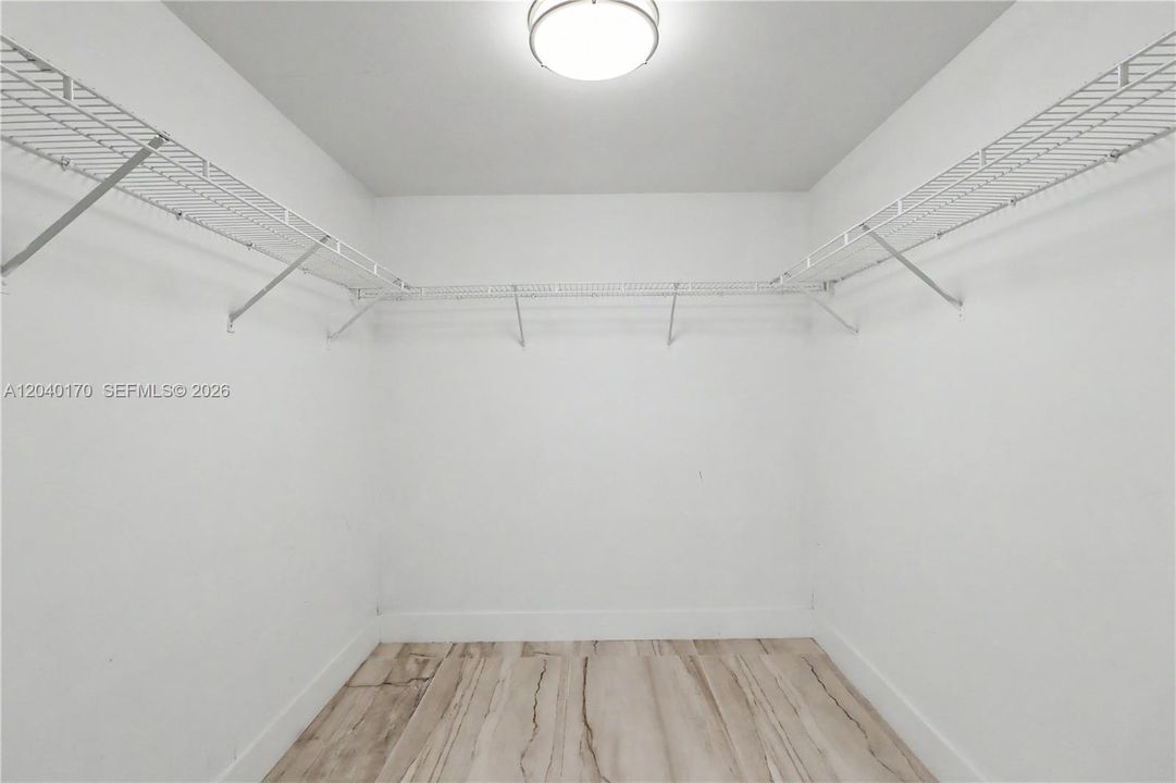 For Sale: $650,000 (2 beds, 2 baths, 1140 Square Feet)