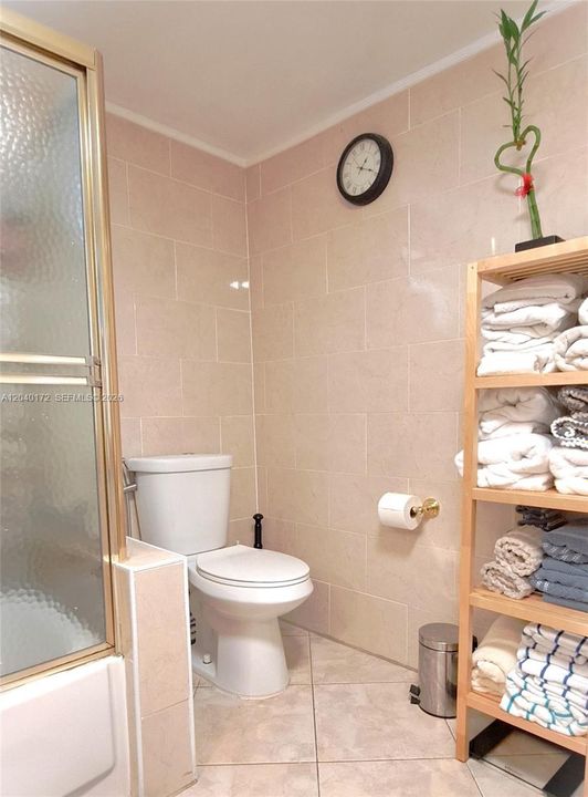 В аренду: $2,000 (1 спален, 1 ванн, 730 Квадратных фут)