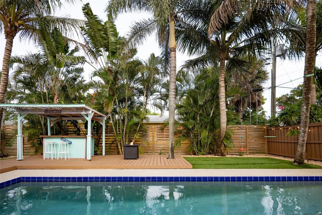 En Venta: $899,900 (3 camas, 2 baños, 1575 Pies cuadrados)