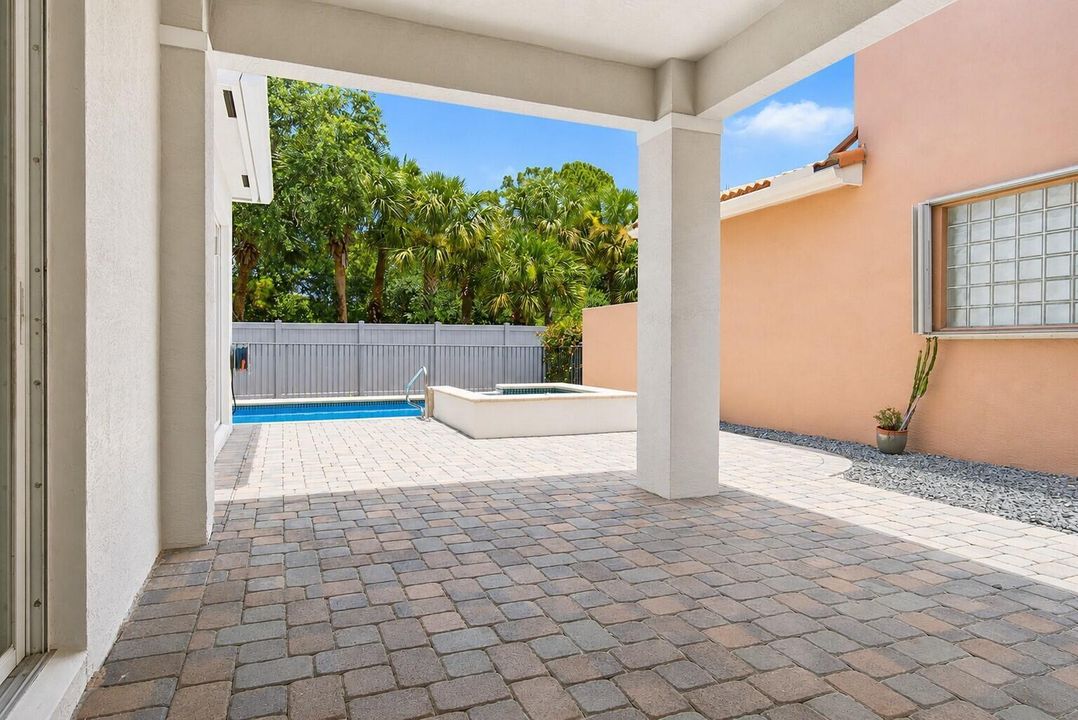 207-ISLE-VERDE-WAY-33418-034